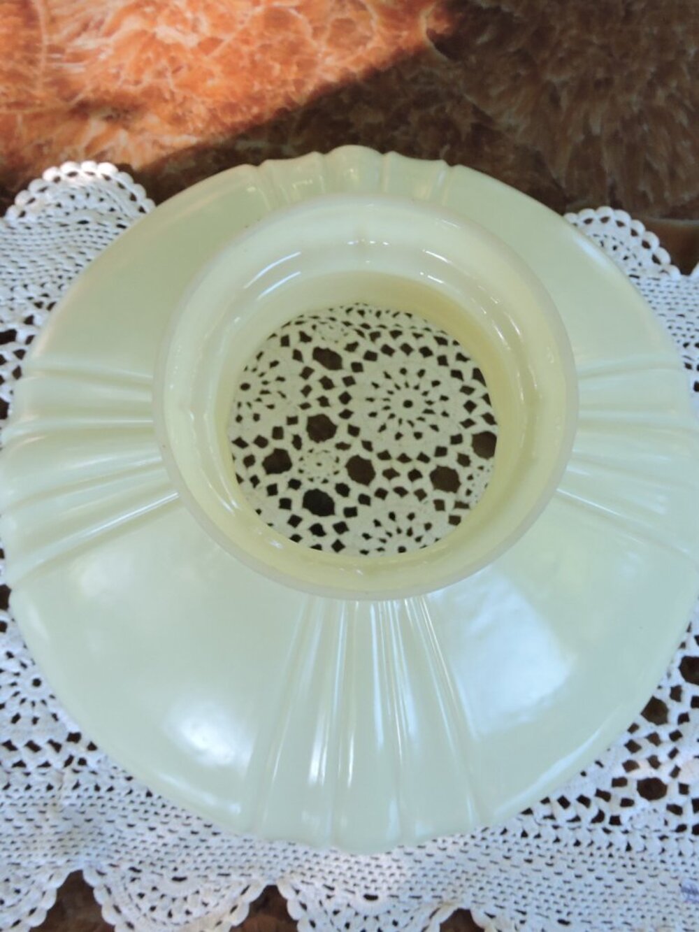 Original Vintage Coleman #443 Kremelite Gas Lamp Shade 10" Aladdin - Picture 2 of 10